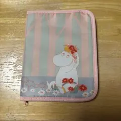 【新品未使用】ムーミン　母子手帳ケース　マルチケースのサムネイル