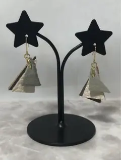 ハンドメイド　U字ピアス　レザー
