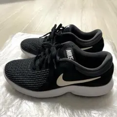 NIKE ナイキ　スニーカー　23.5