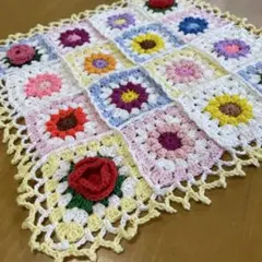 立体花柄のマルチカバー　グラニースクエア 花柄モチーフ　かぎ針編み