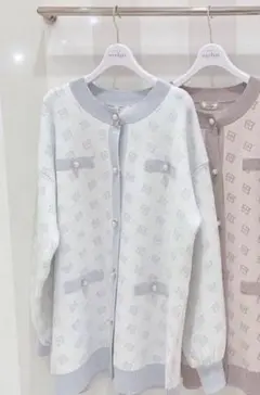 【美品】evelyn エブリン モノグラムミドルカーディガンのサムネイル