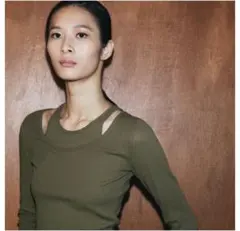 ZARA ダブルリブTシャツ　カーキ　S カットソー　レイヤードのサムネイル
