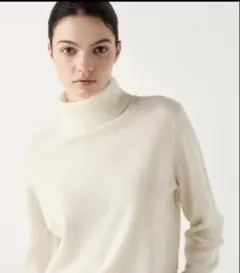 カシミヤ　タートルセーター　ユニクロ　アイボリー　S