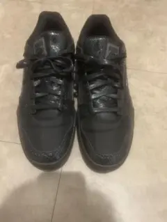 PUMA スニーカー