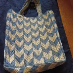 ハンドメイド ジグザグ模様のかごバッグ
