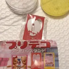 ガチャガチャ プリデコ アクリルスタンド 赤