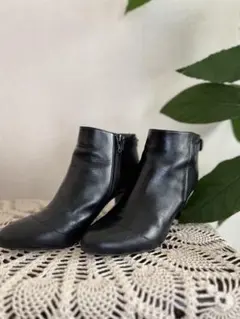 Coca レザー ブーティ 中ヒール バックル付き