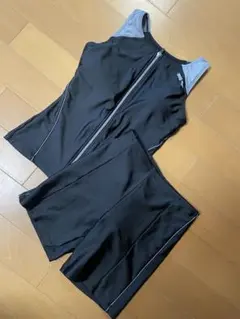 arena 黒 セパレート水着　USED美品のサムネイル