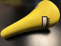 レア☆INFINITA サドル ピンク グラフィックデザイン デッドストック