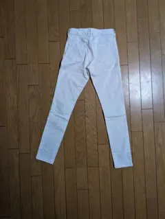 UNIQLO スキニー ジーンズ 白　ホワイト