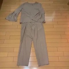 ベージュ フレアスリーブ セットアップ
