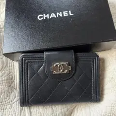 CHANEL ボーイシャネル 二つ折り財布のサムネイル