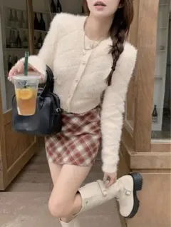 SHEIN　DAZY　クルーネック　ファジーセーター　シャギーニット