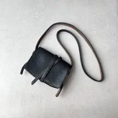 JOHNNY FARAH レザーショルダーバッグ クロスボディ ブラック シボ革 
