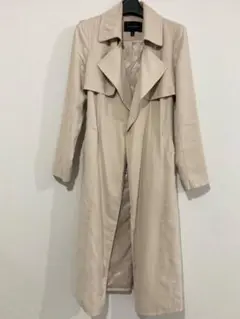 ベージュ トレンチコート