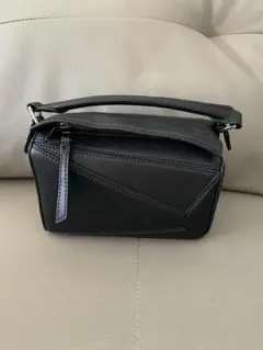 ブラックレザーショルダーバッグ