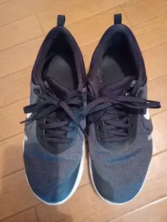 NIKE FLEX EXPERIENCE RN 8のランニングシューズ