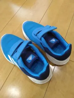 アディダス　シューズ　23cm スニーカー　ａｄｉｄａｓ