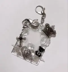 トレカケース レジンデコ クリア×黒 キラキラ くま 王冠 y2k