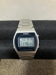 CASIO デジタル腕時計 シルバーカラーB640W