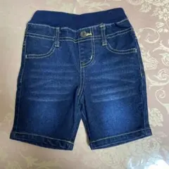 ゴムウエストのダークブルーデニムショートパンツ、バックポケット付 サイズ90