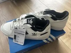 新品・未使用品 adidas スニーカー