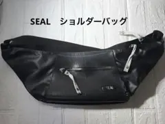 SEAL　シール　ショルダーバッグ　ブラック/ブルー　タイヤチューブ素材　三日月
