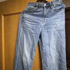 UNIQLO JEANS ライトブルー ワイドストレートジーンズ