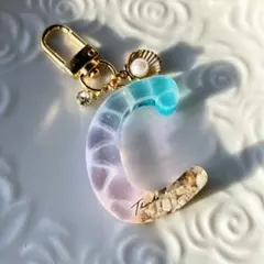 イニシャルキーホルダー　ハンドメイド　レジン　海　C