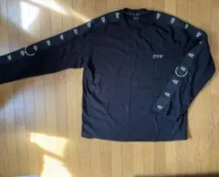 OY 黒 長袖カットソー 袖デザインあり