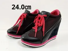 PUMA スニーカー　24.0 ヒール　靴　黒　ピンク　スウェード　レザー
