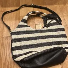 ストライプデザインの2wayバッグ　白黒　縞模様