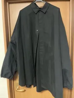 オーバーサイズ ブラック 長袖シャツ