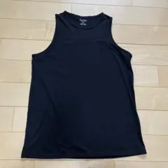 M タンクトップ ノースリーブ 黒 ブラック クルーネット 首元狭め