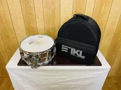 Item thumbnail for item e1da2c33-0130-4445-90d7-247a352b46ff