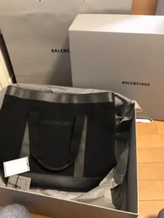 バレンシアガトートバックのサムネイル