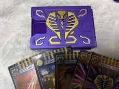 プロップ風　仮面ライダー王蛇　カードデッキ　アドベントカード5枚付属