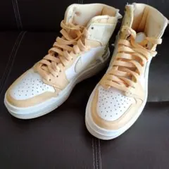 Nike ハイカットスニーカー ホワイト/ベージュ DN3253-200