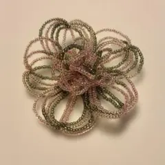 未使用ビーズ製花形ブローチ ピンクとグレー
