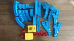 プラレール パーツセット 約100個　レールだけだと92本あります。