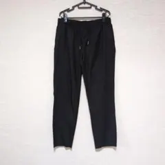 黒 ストレートパンツ ゴムと紐付き