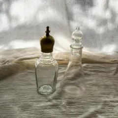 イギリスの古道具　 ガラス製調味料入れ