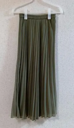 UNIQLO ロングプリーツスカート