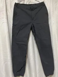 GU ダークグレー ジョガーパンツ