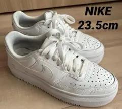 Nike Air Force 1 ホワイト厚底スニーカ