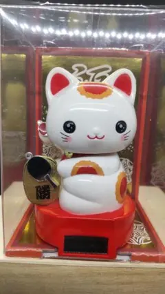 勝利を招く バドミントン大好き 赤ちゃん招き猫神様 イエロ－ - メルカリ