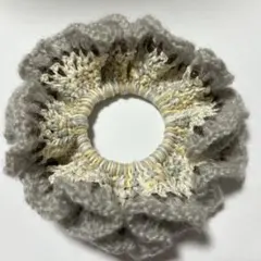 フリル付きニットシュシュ（かぎ針編み）！ハンドメイドのヘアアクセサリー