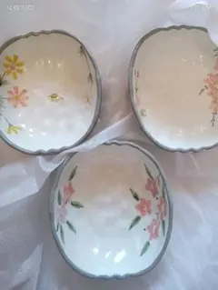 【未使用品】、有田焼 花柄 変形皿3枚セット未使用木箱付き