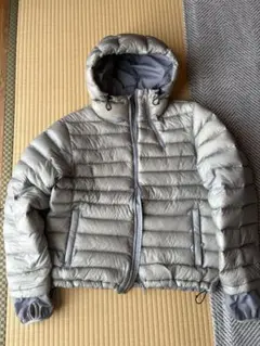 フード付きライトブルーダウンジャケット