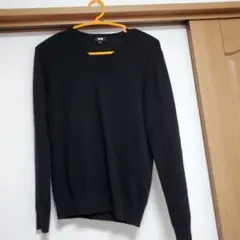 UNIQLOカシミア100％ ブラック Vネックニット メンズS